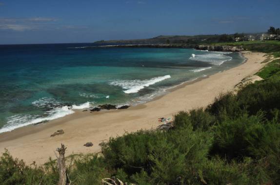 A belíssima praia de Oneloa Bay, em West Maui, no Havaí